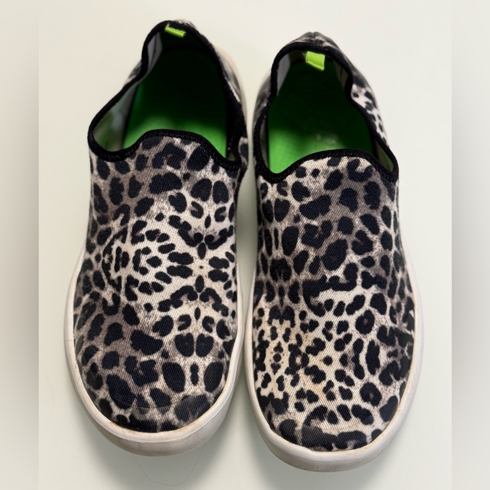 Oofos Women’s Animal Print Slip-On OOmg eeZee Shoes Size 10 | 41 | Fits Size 9 - Picture 3 of 7